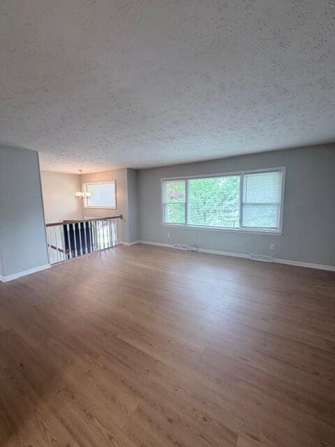 Foto del edificio - 3422 Clays Mill Rd