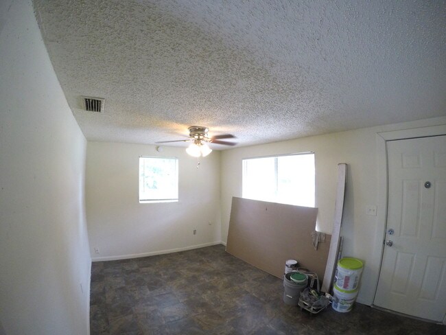 Foto del edificio - 3614 E North St