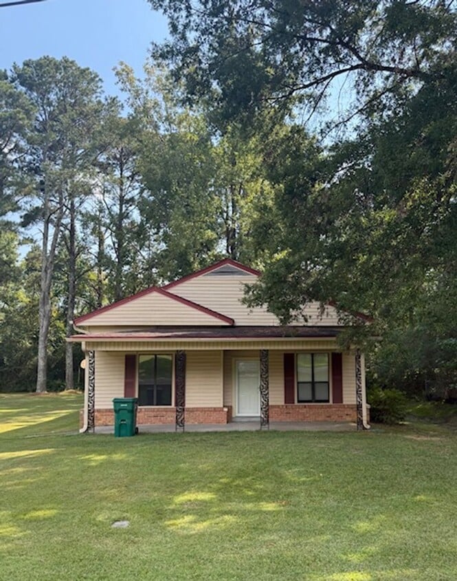 Primary Photo - Renovated 3 Bedroom 1 Bath Home for Rent! ...