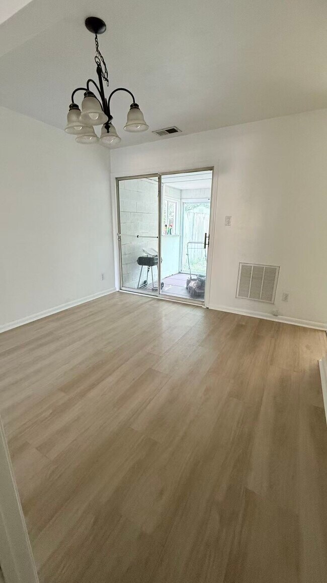 Foto del edificio - 5616 Colter Ct