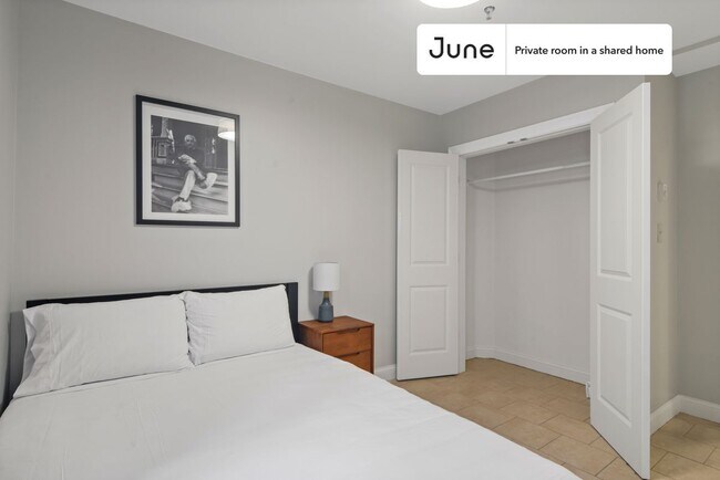 Foto del edificio - Room in Shared 5 bed/2.5 bath home in Roxbury