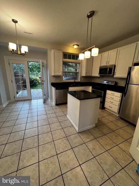 Building Photo - 44211 Litchfield Terrace