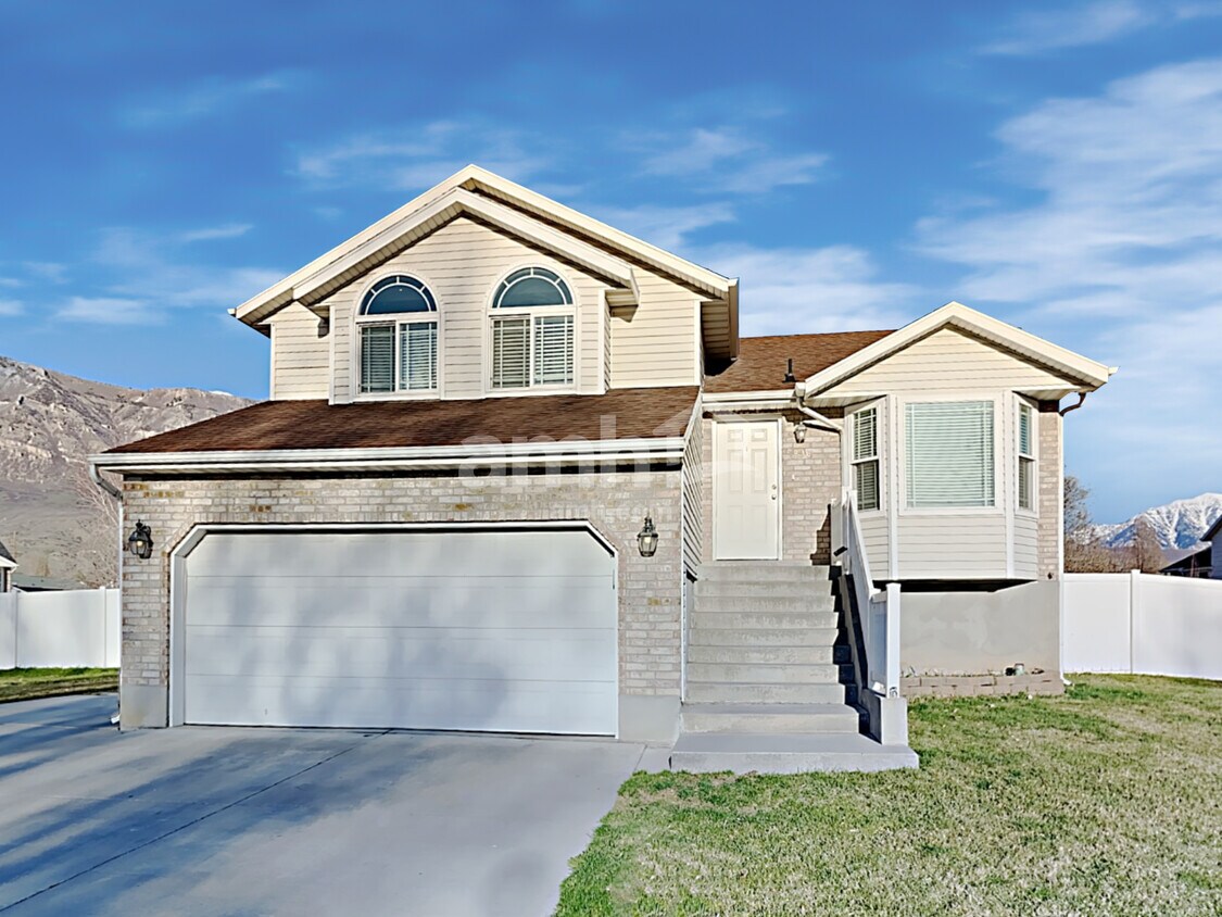 Primary Photo - 896 N 1110 W
