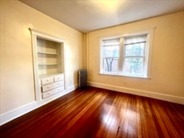 Foto del edificio - 102 Trowbridge St