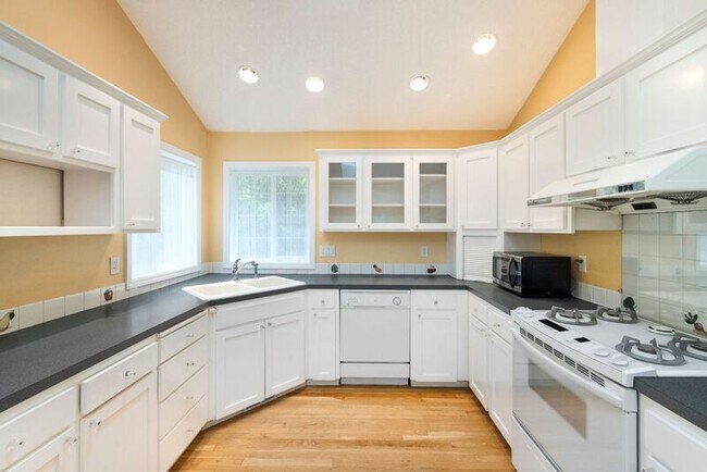 Foto del edificio - 6508 SW Taylors Ferry Rd