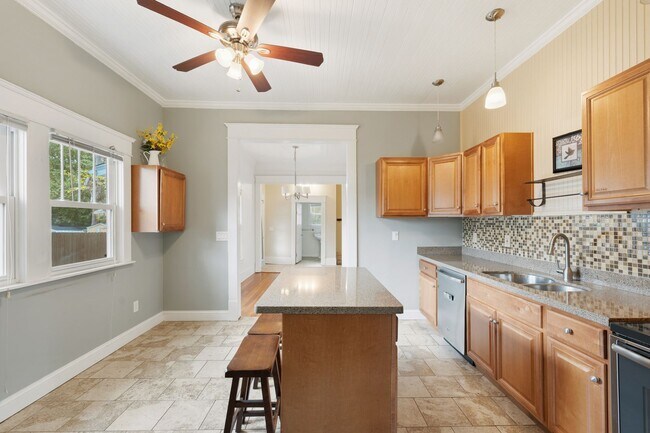 Foto del edificio - 2726 N Roxboro St