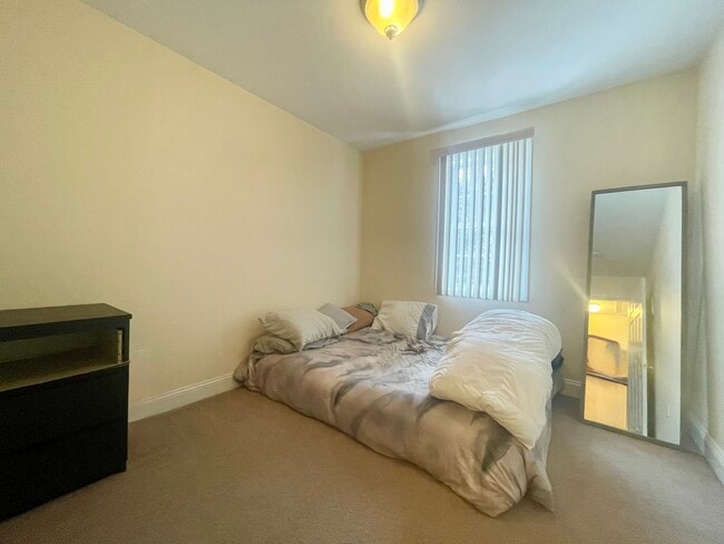 Building Photo - 34 Bingham Ave