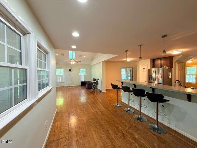 Building Photo - 109 E Seve Ct