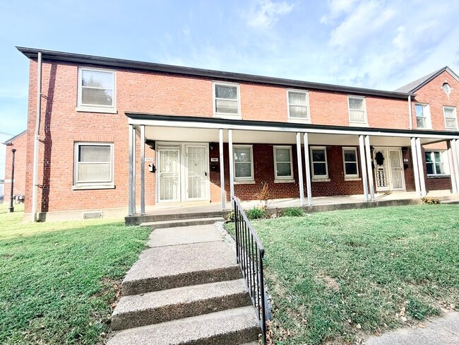 Photo - 1791 Algonquin Pkwy (Louisville, KY) Townhome