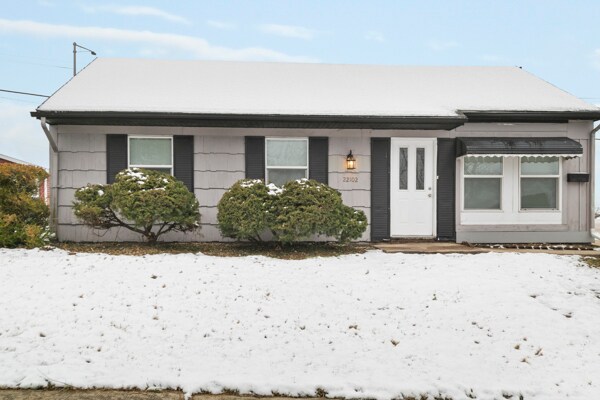 Primary Photo - 22102 Hawthorne Way