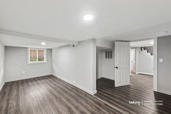 Building Photo - 3425 34th Ave S