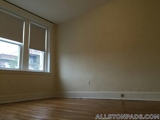 Foto del edificio - 99 Brainerd Rd