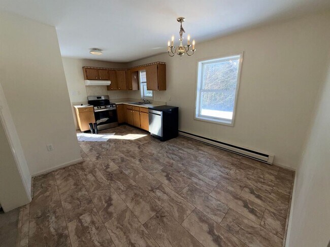 Foto del edificio - 98 Ledge Hill Rd