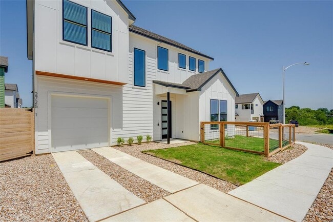 Building Photo - 2725 Bristol Dr