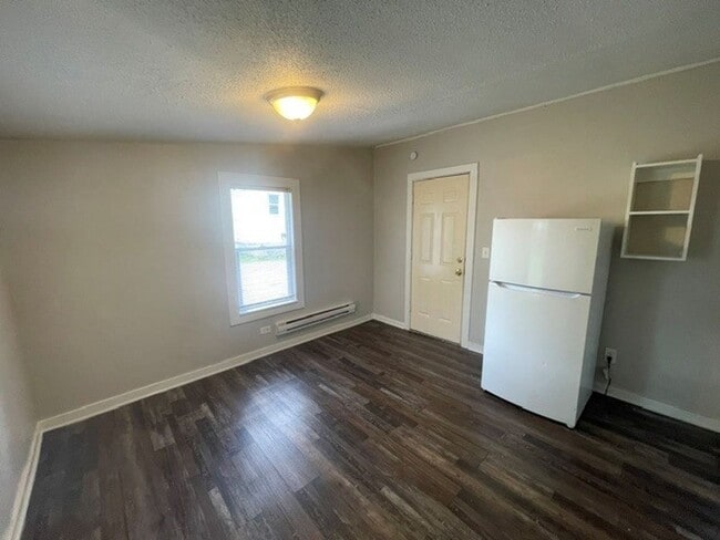 Interior Photo - 1333 22nd St
