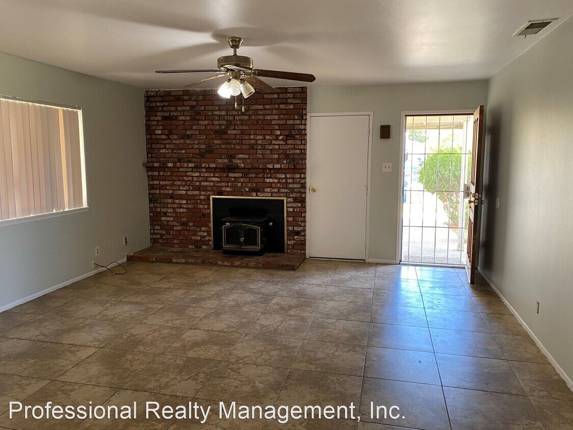 Foto principal - 4 br, 2 bath House - 2607 VALENCIA DR.