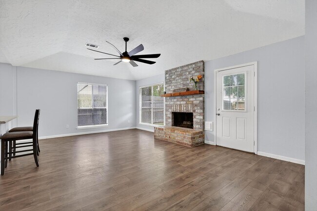 Foto del edificio - 7331 Misty Morning Dr