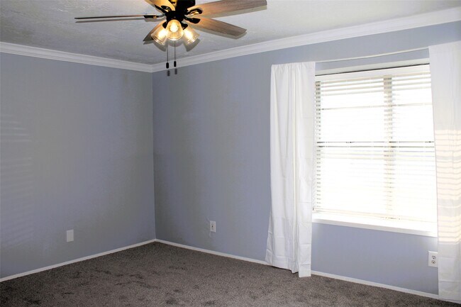 Foto del edificio - 1217 Brookhollow Dr