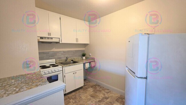 Foto del edificio - Ground-Floor Studio with Private Patio & Pool Access Near Virginia Lake