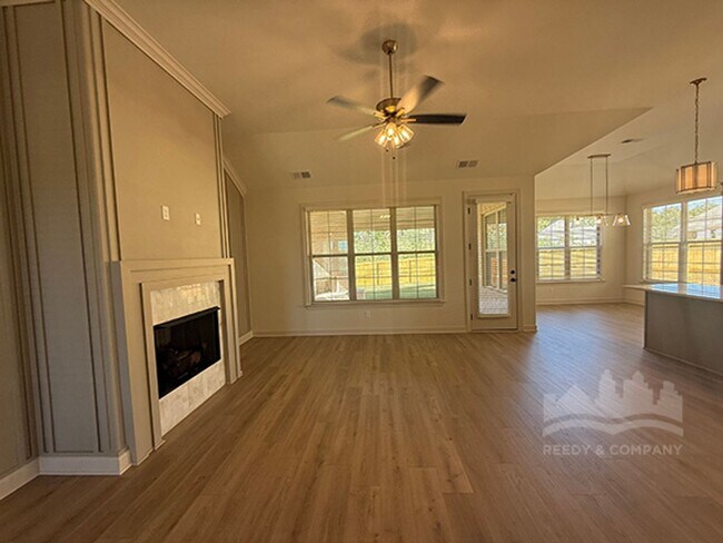 Foto del edificio - Beautiful NEW BUILD in Oakland, TN!