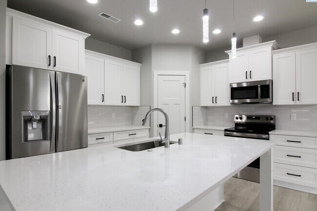 Foto del edificio - 3 Bedroom, 2 Bath Pasco Townhouse