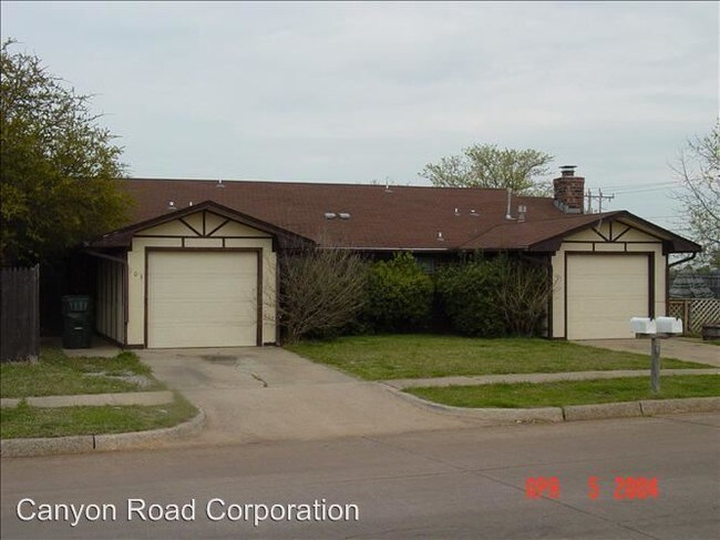 101 103 Crystal Cir Norman Ok 73069 Apartment For Rent In