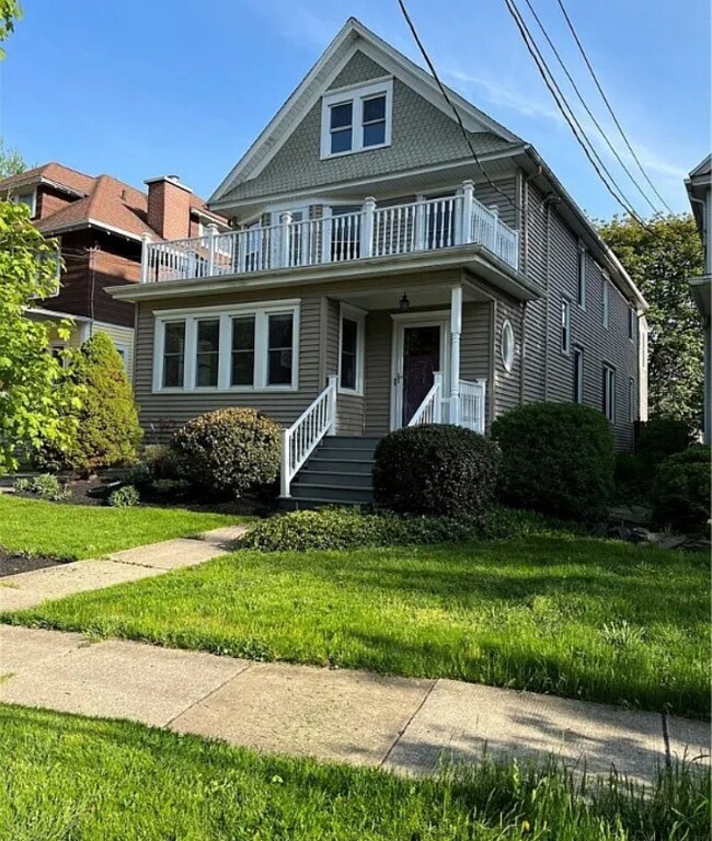 Building Photo - 151 Eagle St