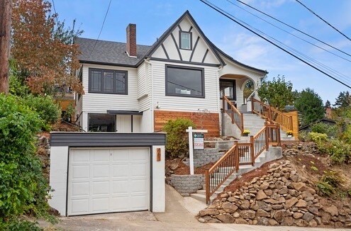 Building Photo - 461 SE 72nd Ave