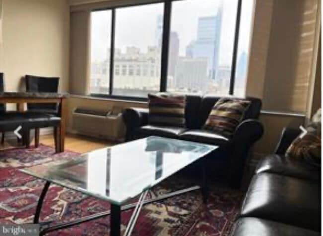 Building Photo - 2001 Hamilton St