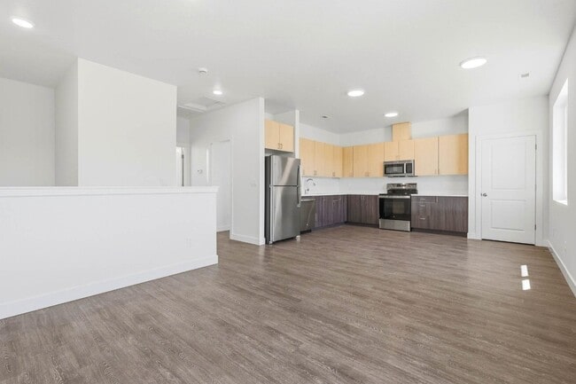 Building Photo - The Ridge Townhomes
