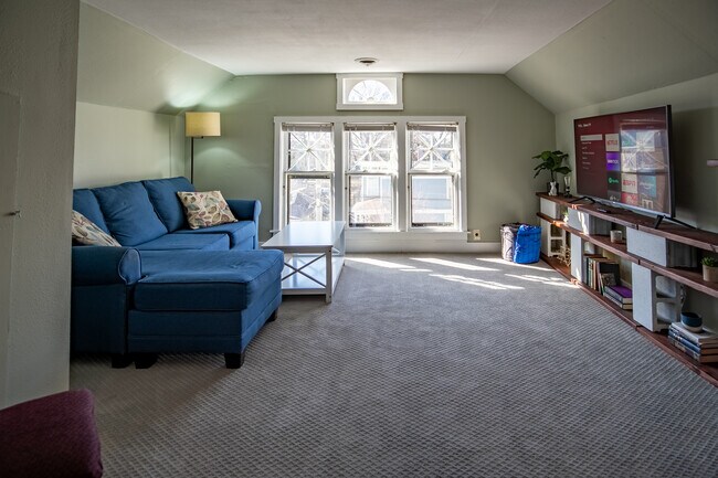 Foto del edificio - 611 Evans St SE