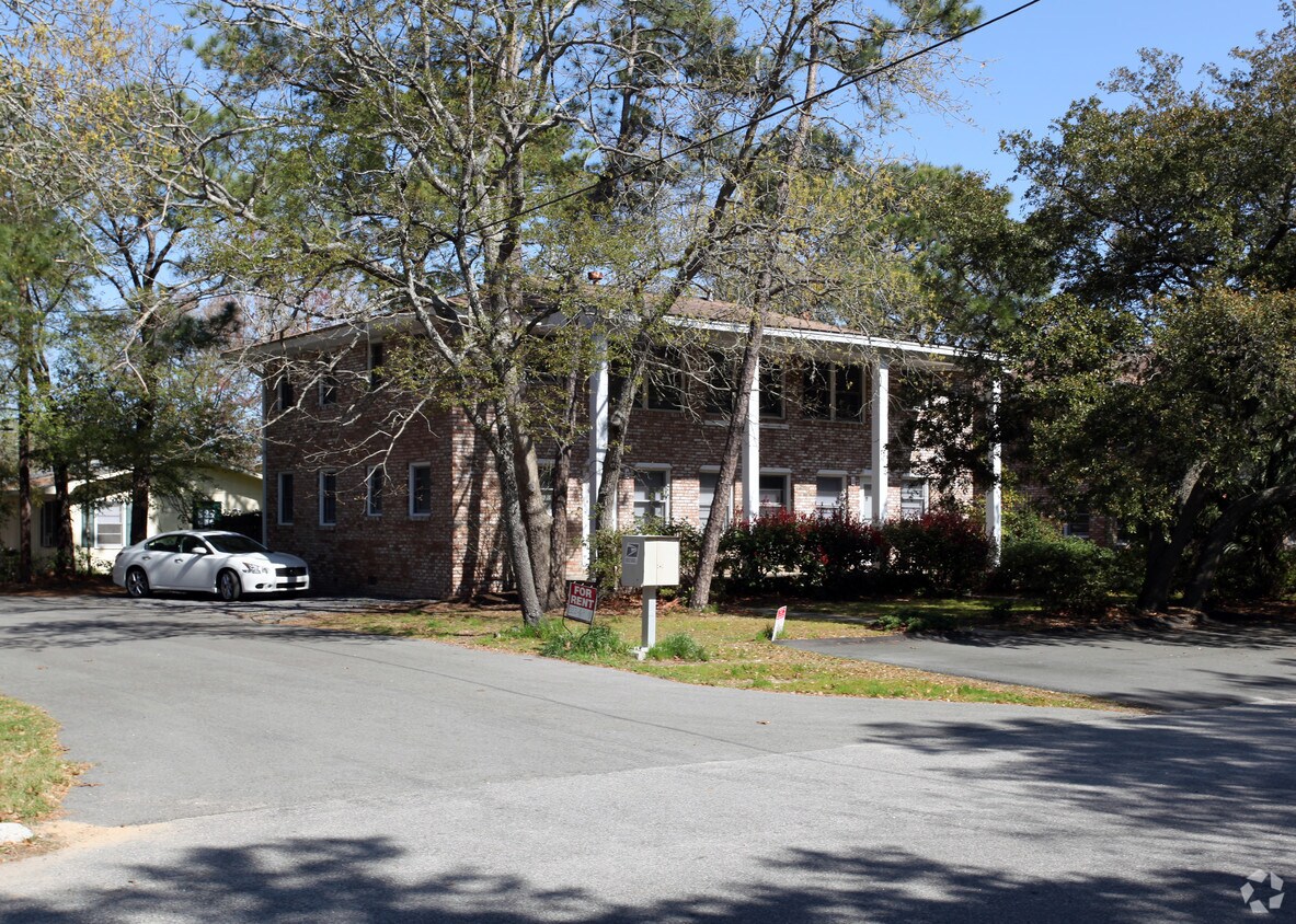 Building Photo - 7203 Porcher Dr