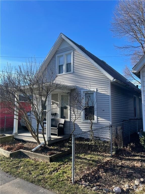 Building Photo - 256 Benton St
