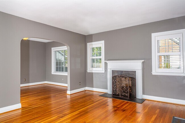 Building Photo - 437 Henry Clay Blvd