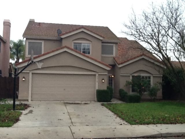 Primary Photo - House For Rent in Modesto
