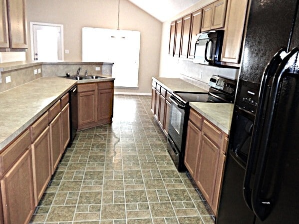 Foto del edificio - 1373 Meadowbrook Ln