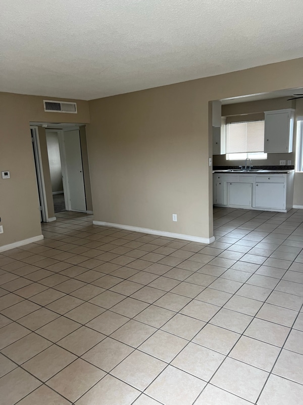 Foto del edificio - 2501 Bishop Dr