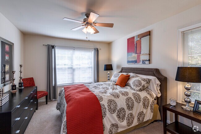 2HAB, 2BA - 925SF - The Courts at Fair Oaks Apartments