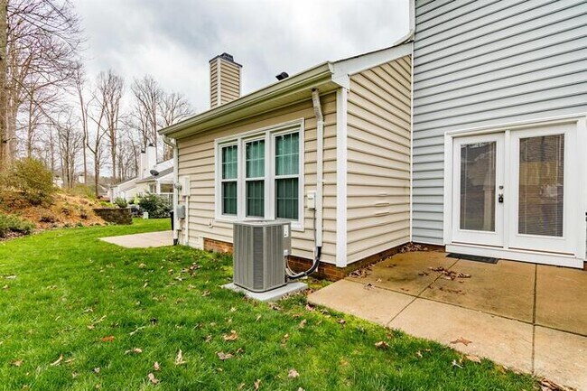 Building Photo - 110 Riverwalk Cir