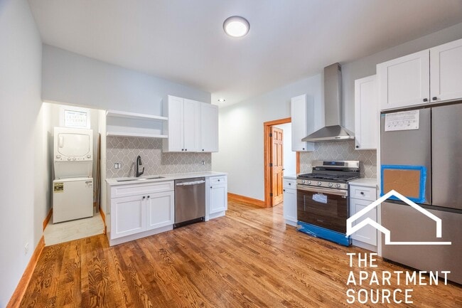 Building Photo - 2842 W Augusta Blvd