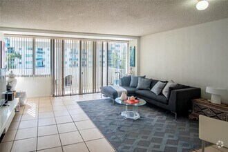 Building Photo - 7545 E Treasure Dr