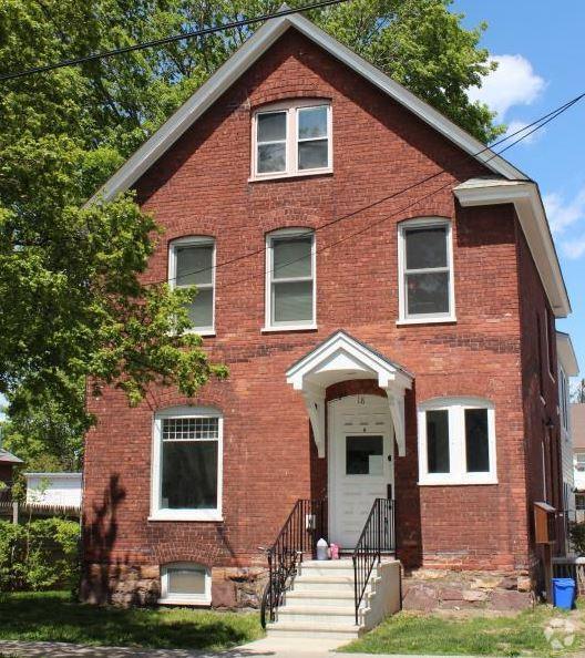 Building Photo - 18 Monroe St