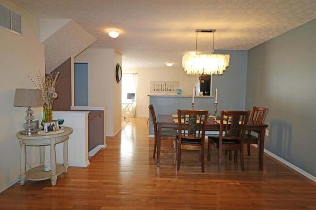 Foto del edificio - 5967 Canyon Creek Dr