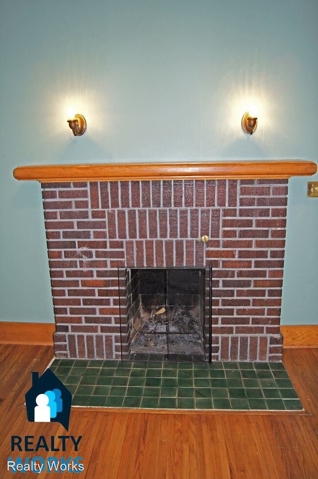 Building Photo - 3 br, 1 bath House - 2255 Sewell Street