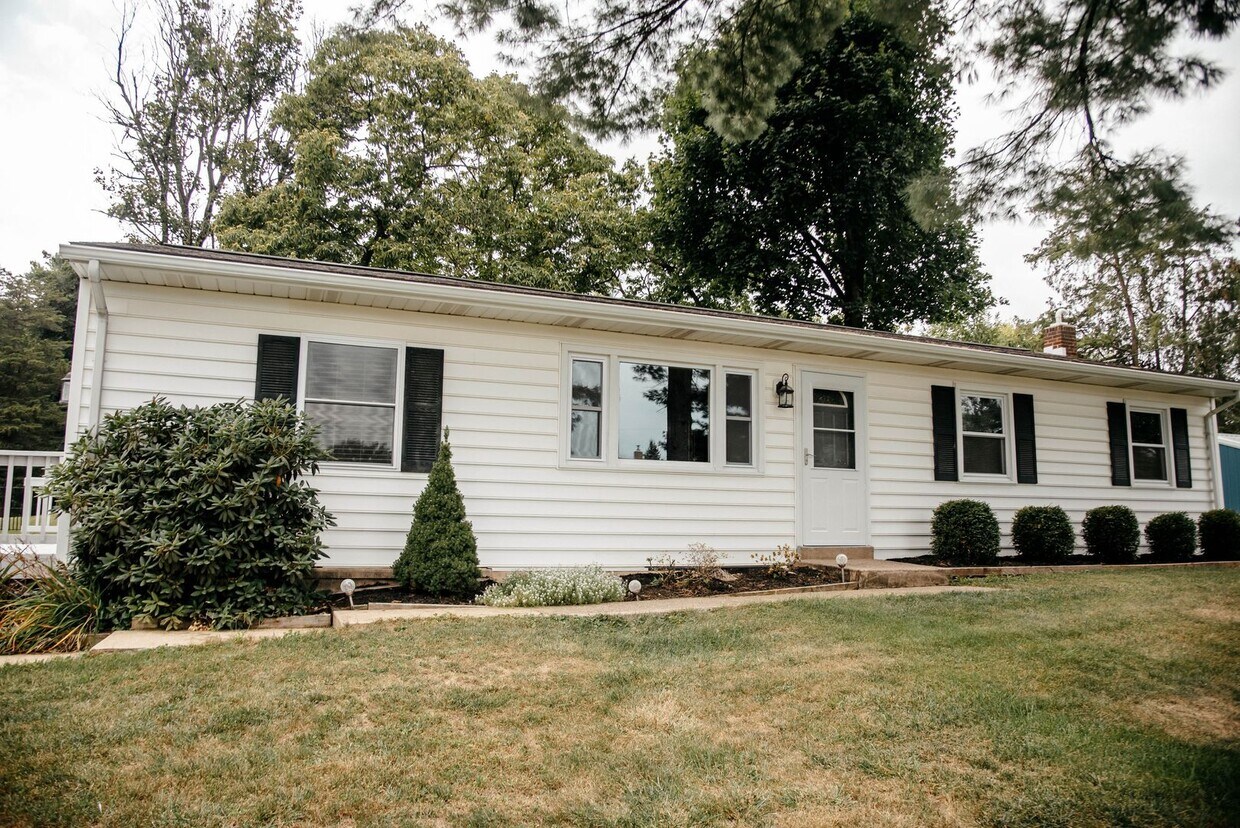 Primary Photo - FULLY FURNISHED SINGLE FAMILY HOME - INTER...