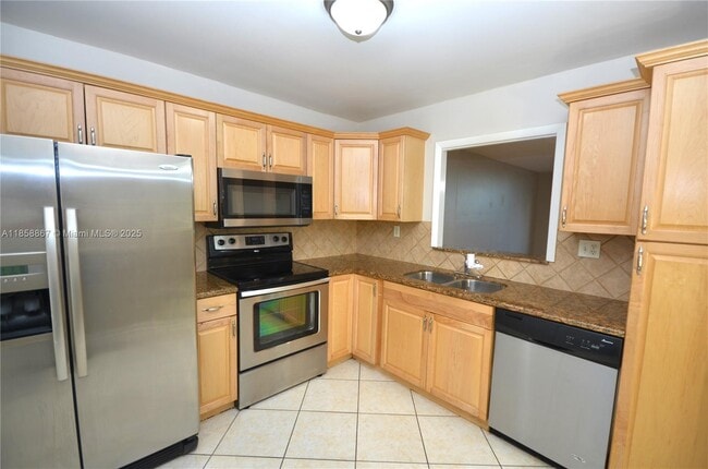 Building Photo - 404 NW 68th Ave
