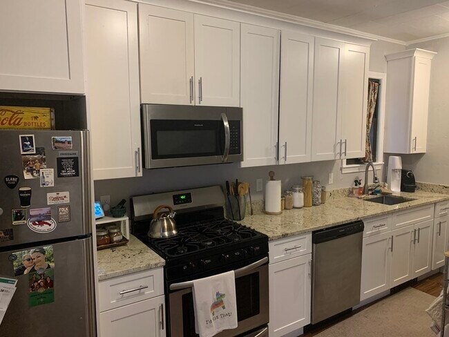 Foto del edificio - 227 E St