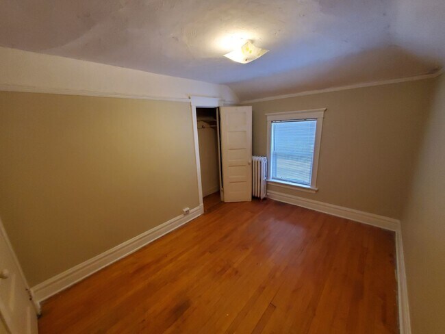 Foto del edificio - AVAILABLE JUNE 2025 - Great 4 Bed, 1 Bath in East Duluth!