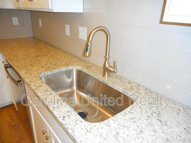 Foto del edificio - 2821 Aubrey St
