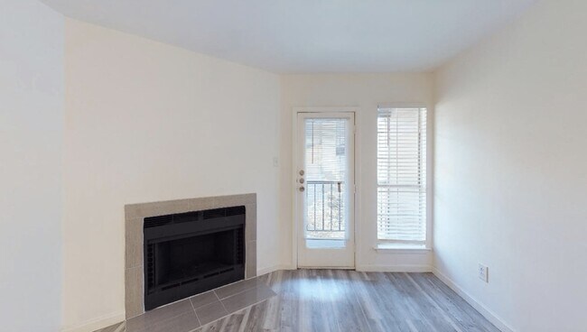 Building Photo - 4717 Columbia Ave